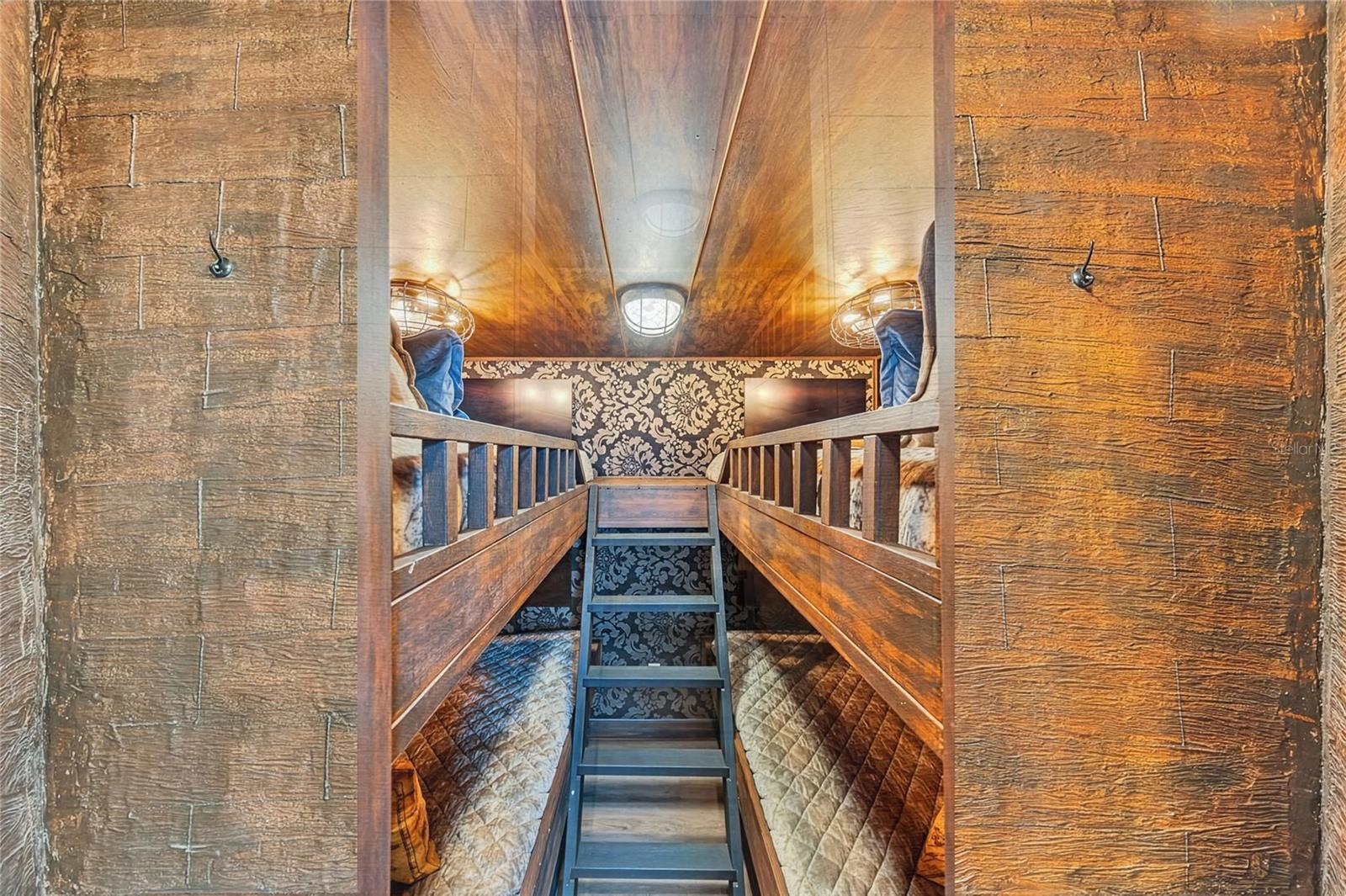 Image 28 of 66 For 1427 Fairview Circle