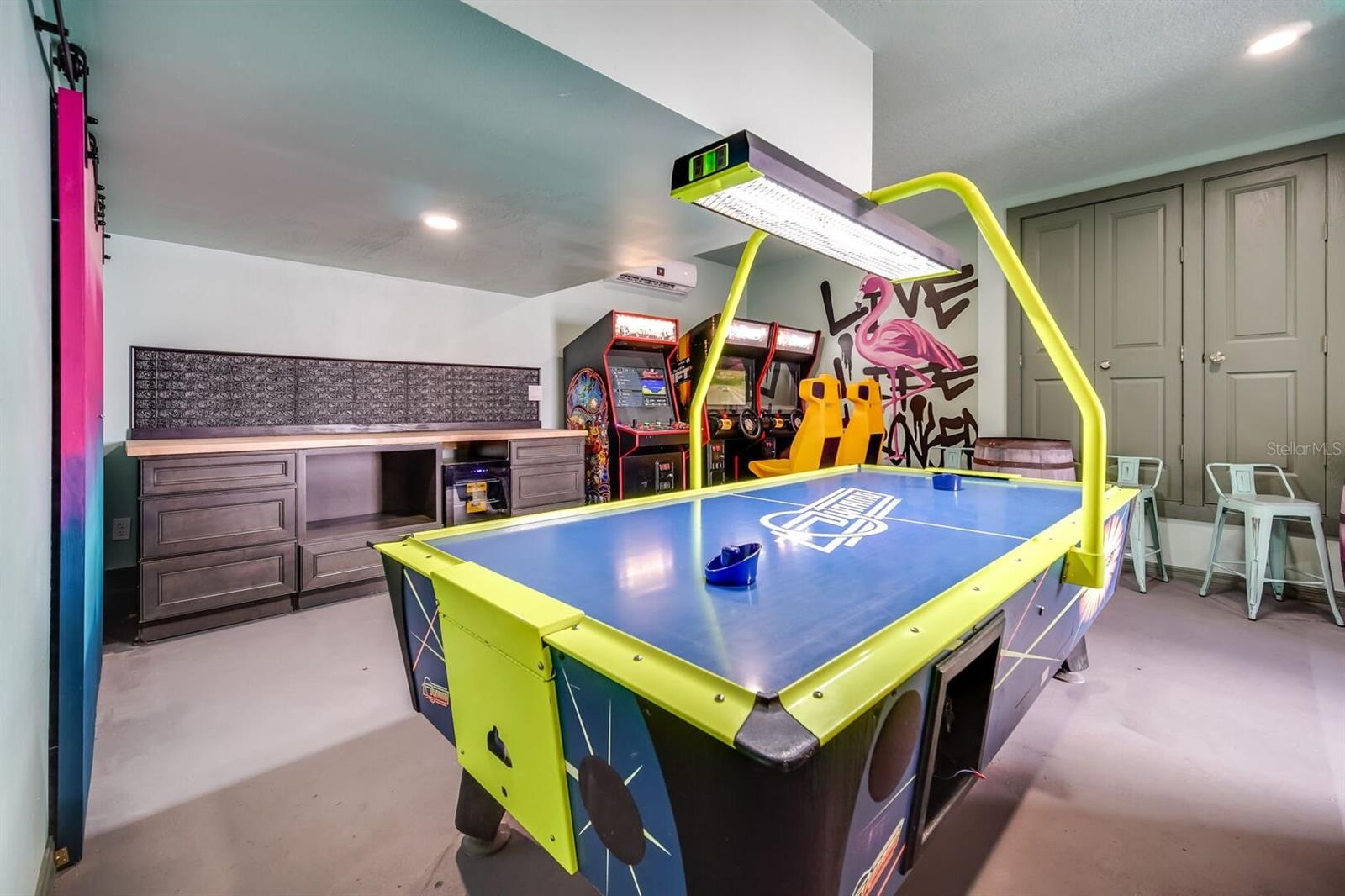 Image 35 of 66 For 1427 Fairview Circle