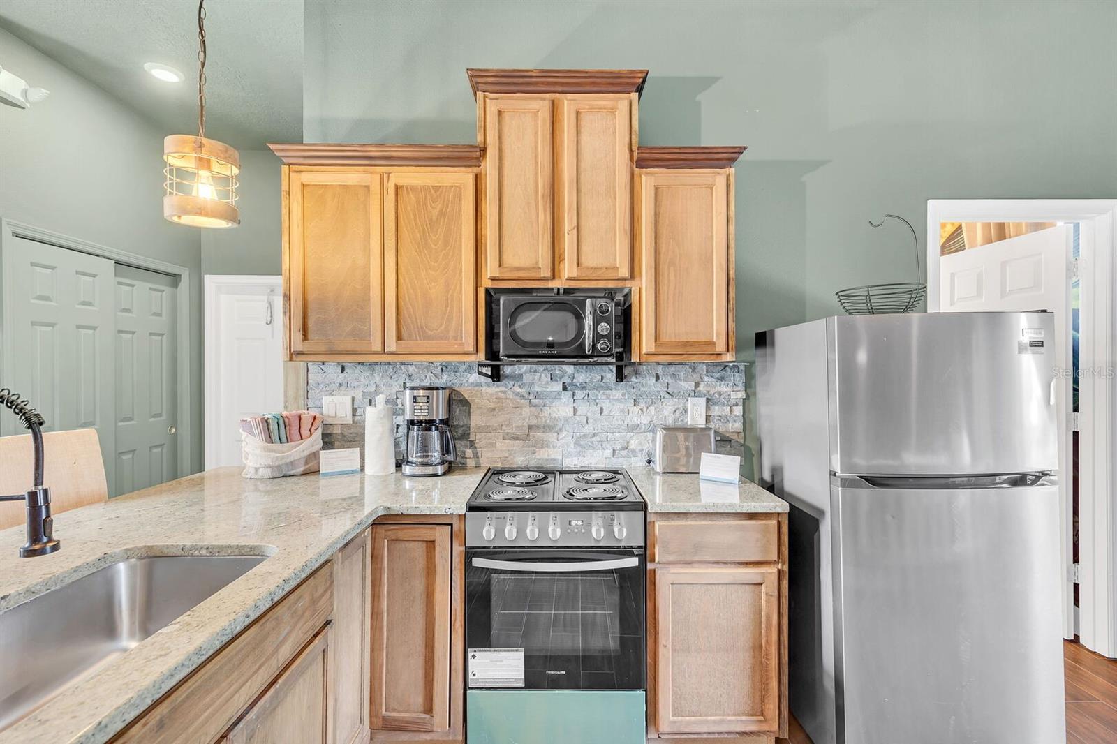 Image 39 of 66 For 1427 Fairview Circle