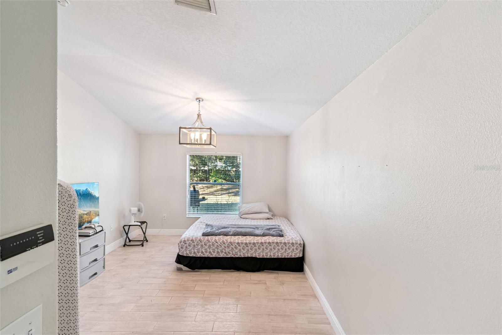 Image 11 of 20 For 816 Barrister Drive