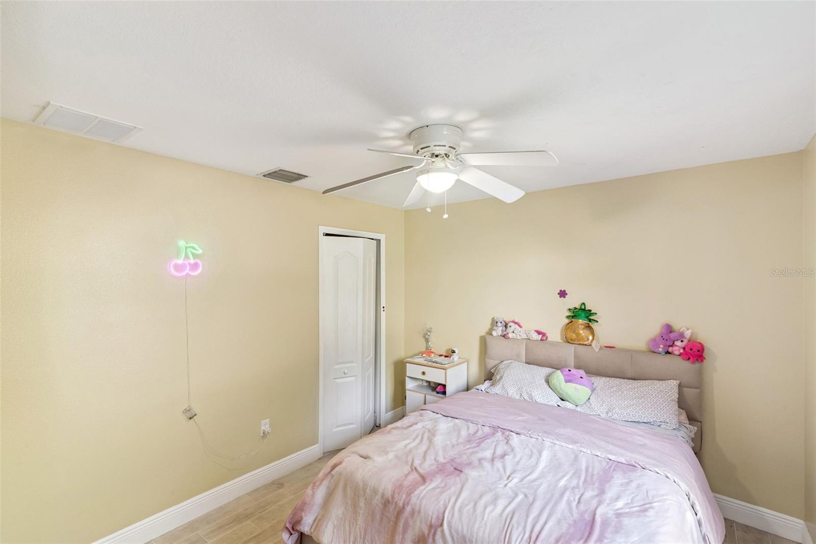 Image 12 of 20 For 816 Barrister Drive