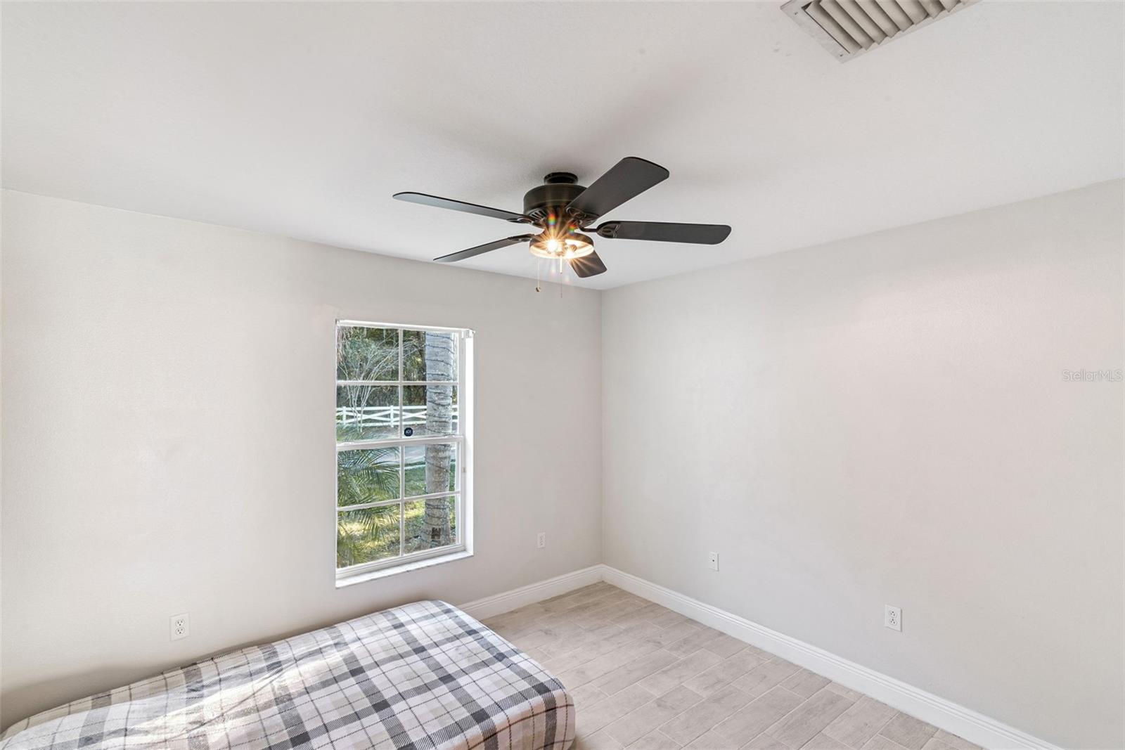 Image 13 of 20 For 816 Barrister Drive