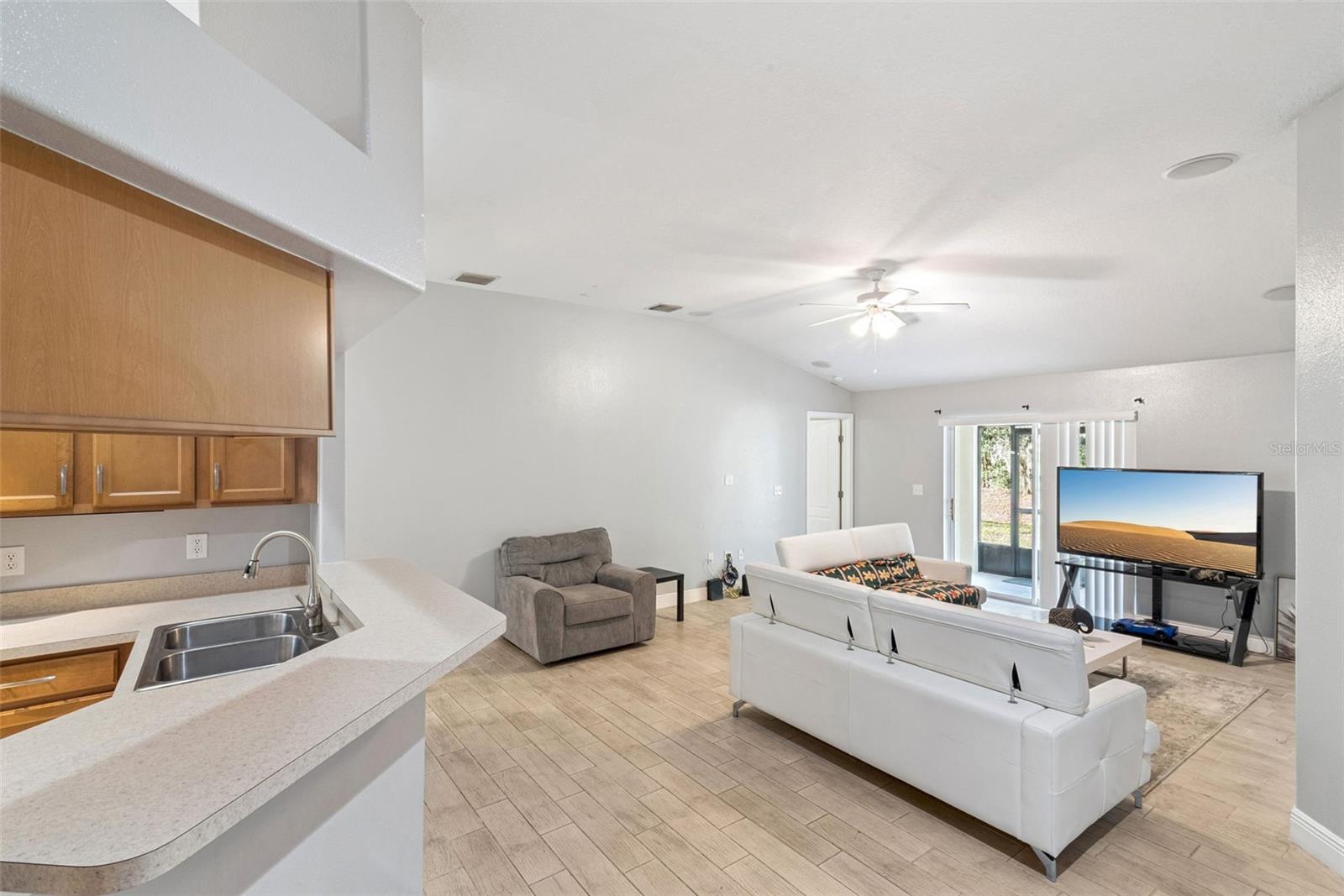 Image 6 of 20 For 816 Barrister Drive