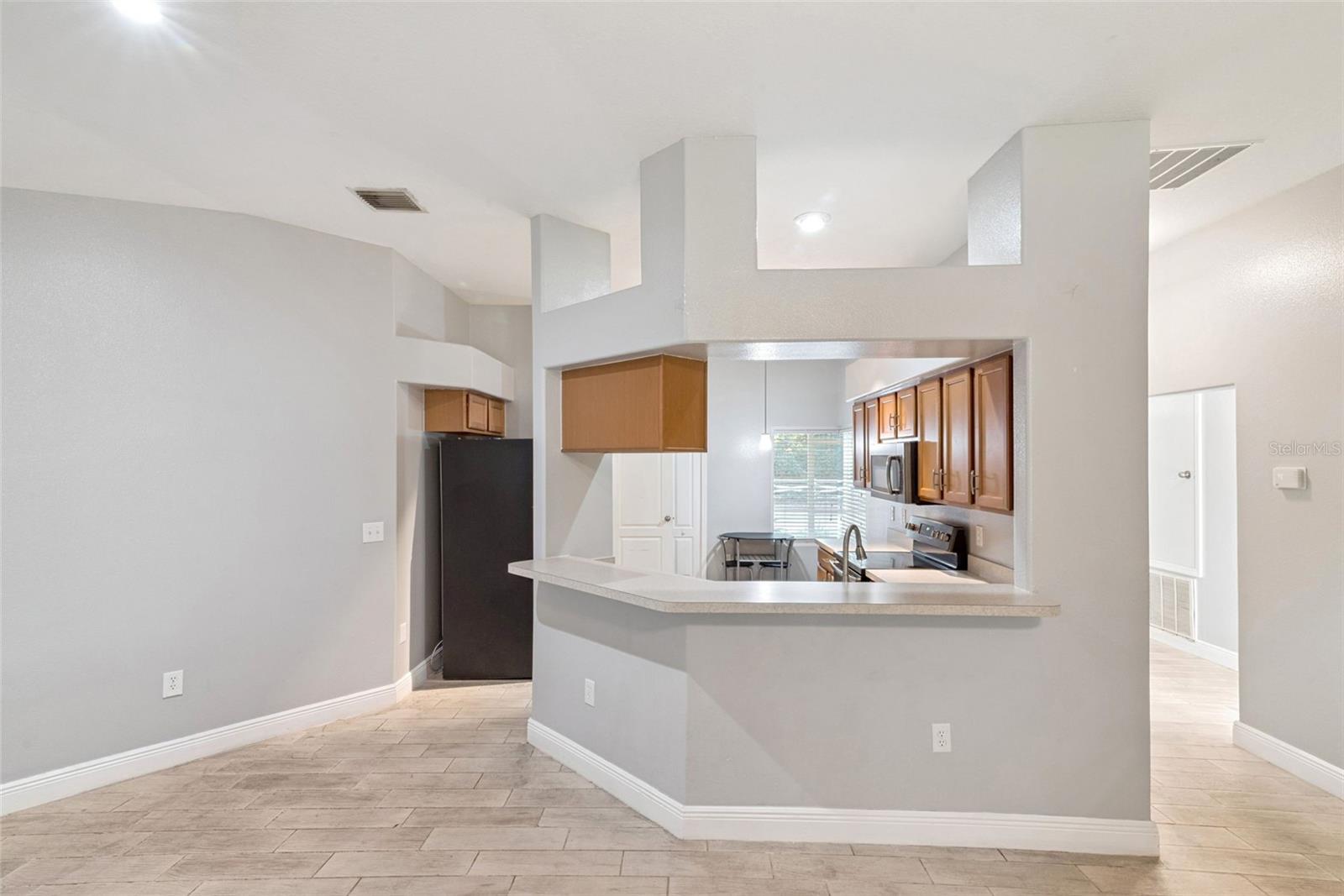 Image 7 of 20 For 816 Barrister Drive