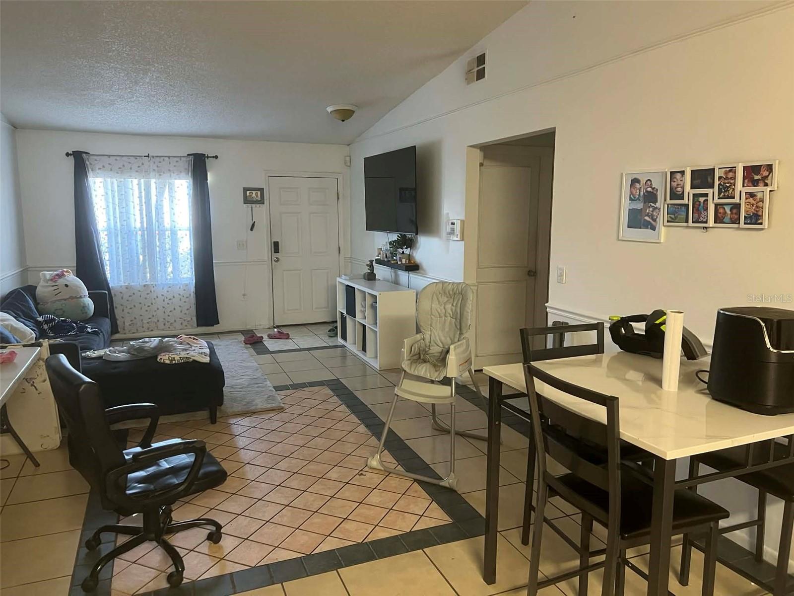 Image 4 of 5 For 1081 Woodman Way