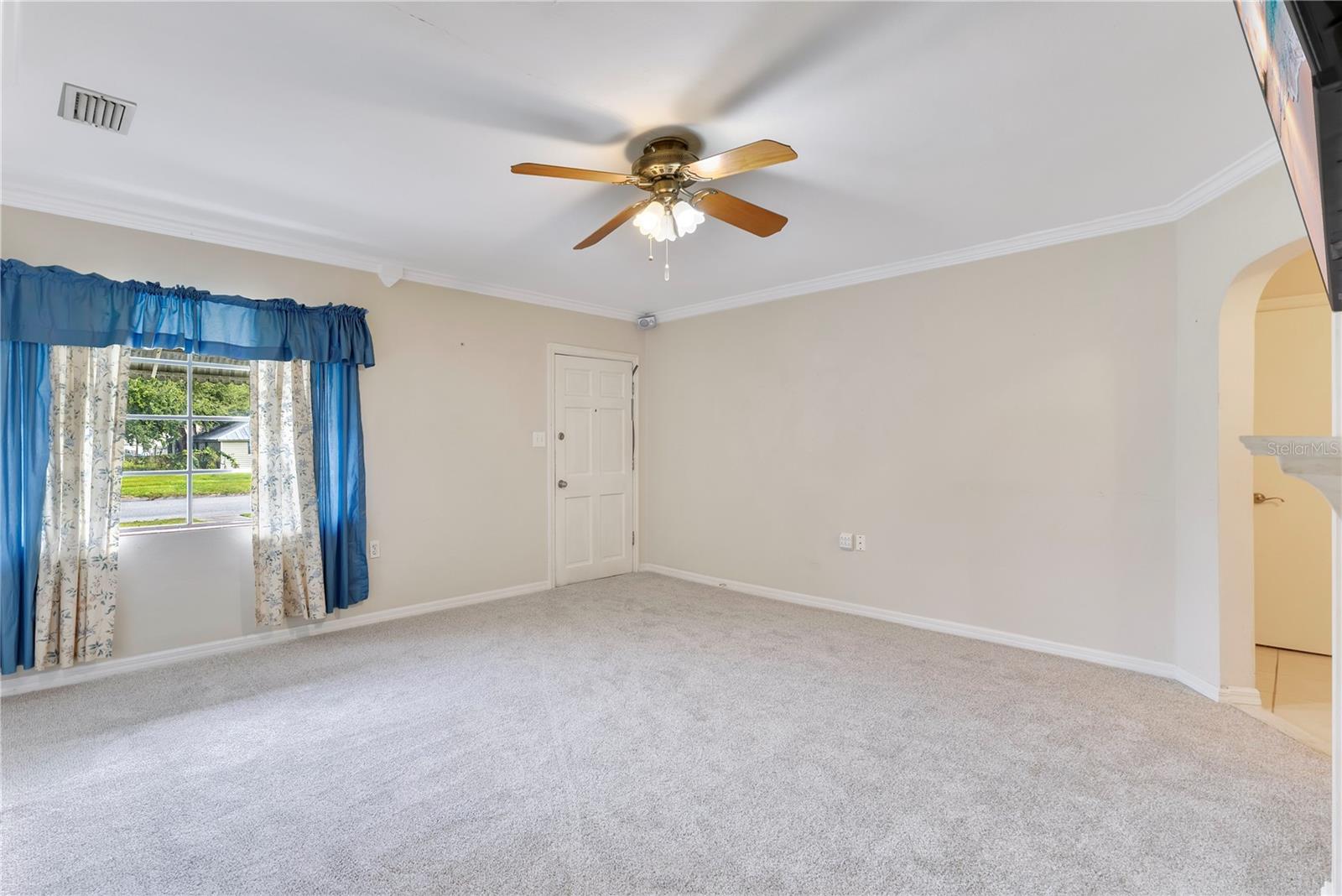 Image 4 of 15 For 706 Massachusetts Avenue