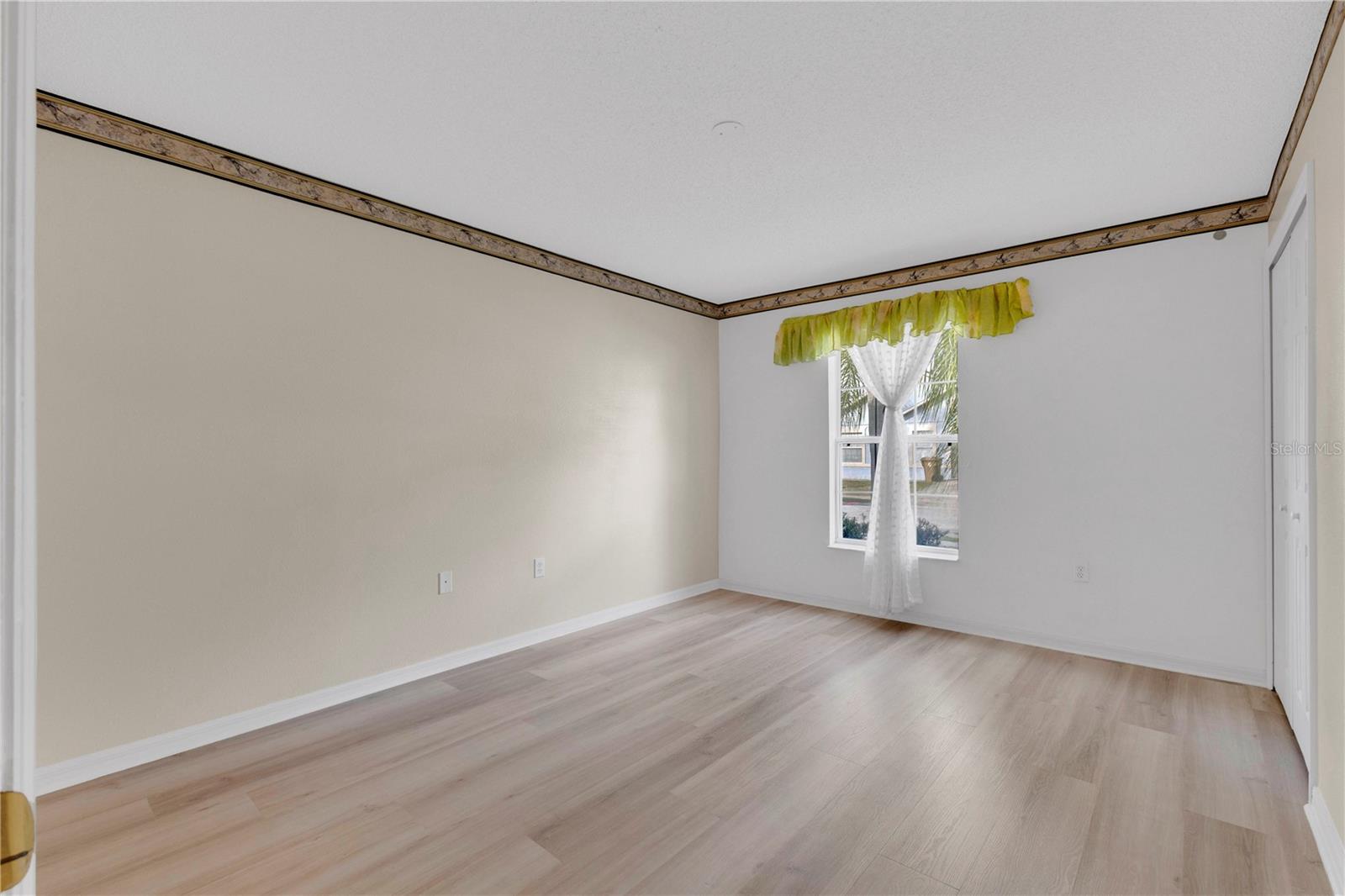 Image 14 of 27 For 2529 Hamlet Lane