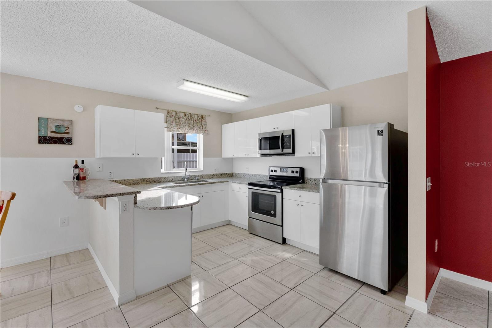 Image 4 of 27 For 2529 Hamlet Lane