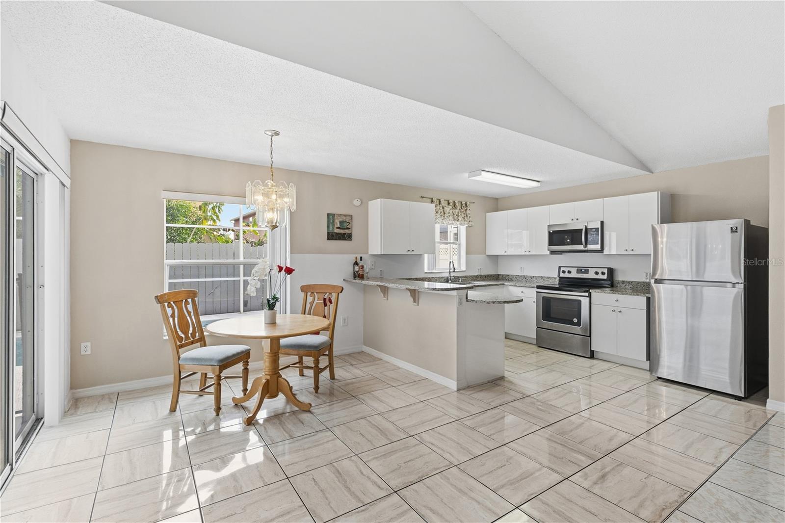 Image 7 of 27 For 2529 Hamlet Lane