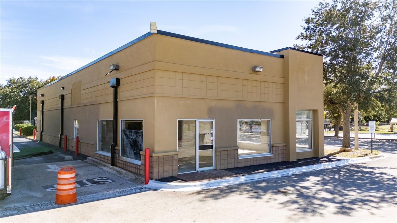 Image 5 of 38 For 7155 Orange Blossom Trail