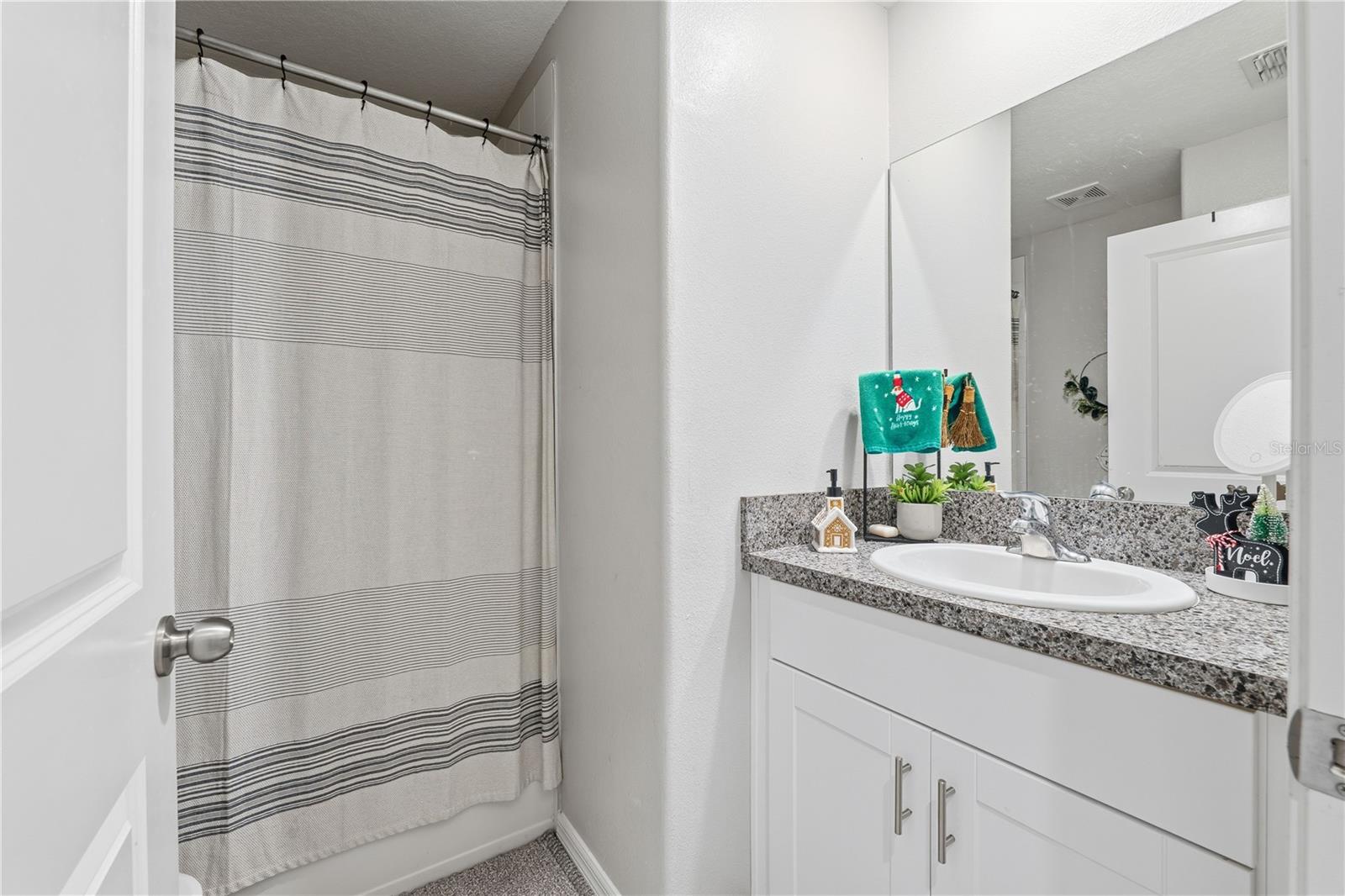 Image 19 of 41 For 13320 Crest Lake Drive