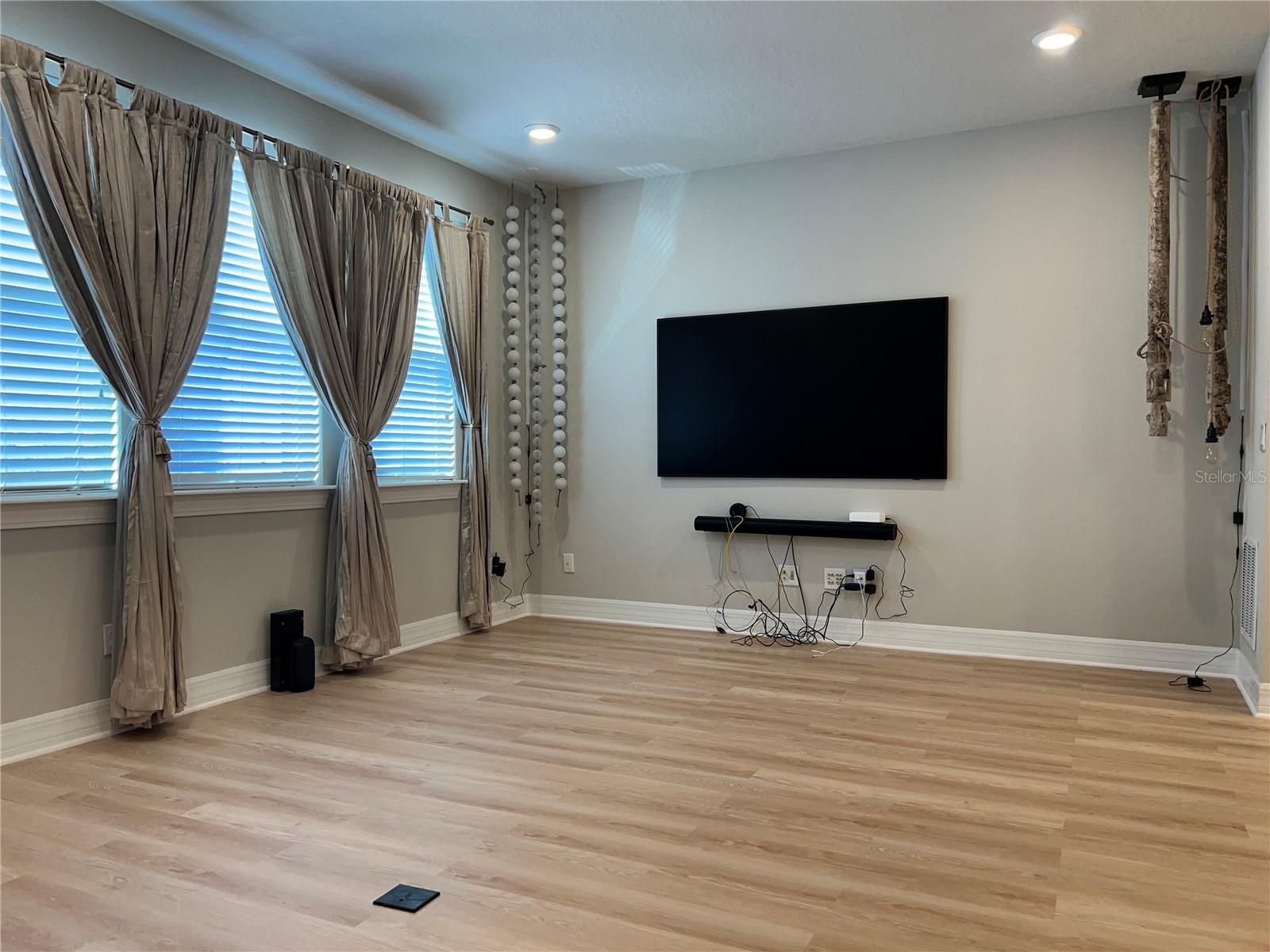 Image 10 of 18 For 7749 Sweet Star Avenue