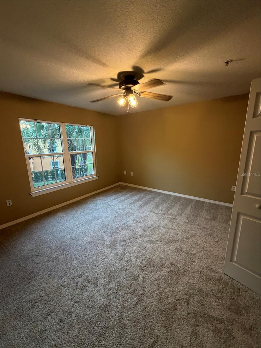 Image 22 of 24 For 5475 Vineland Road 8209