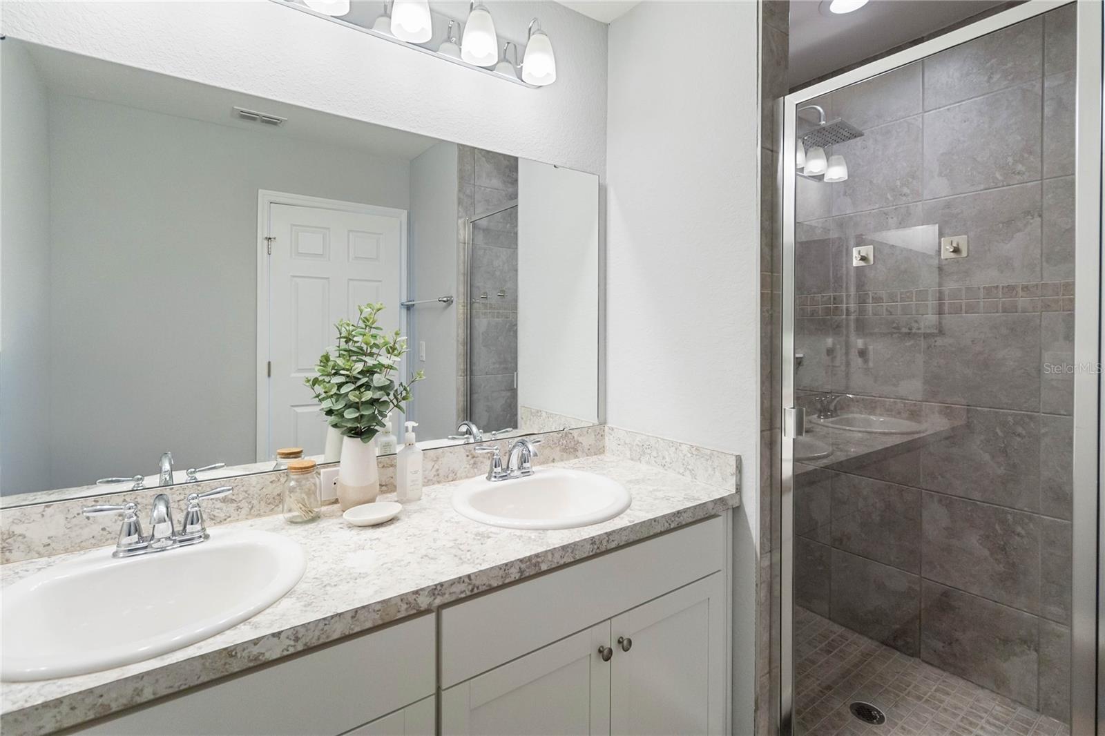 Image 18 of 27 For 2930 Fieldwood Circle