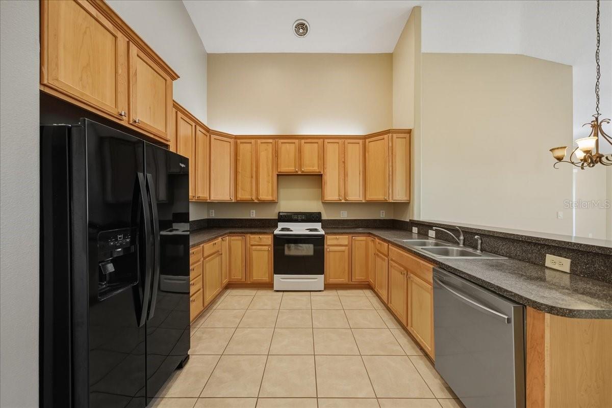 Image 4 of 31 For 20645-20647 Majestic Street