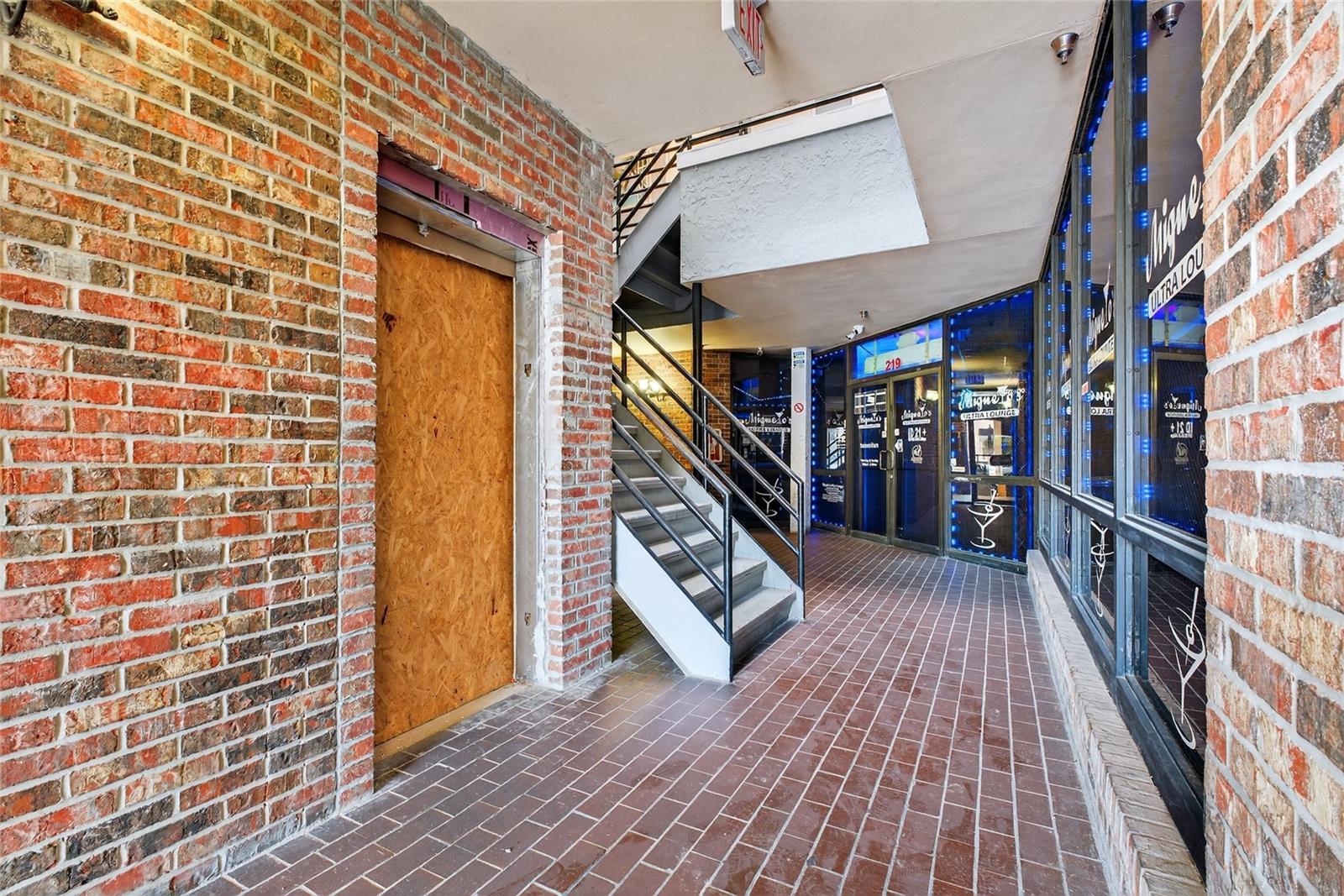 Image 8 of 20 For 219 Broadway