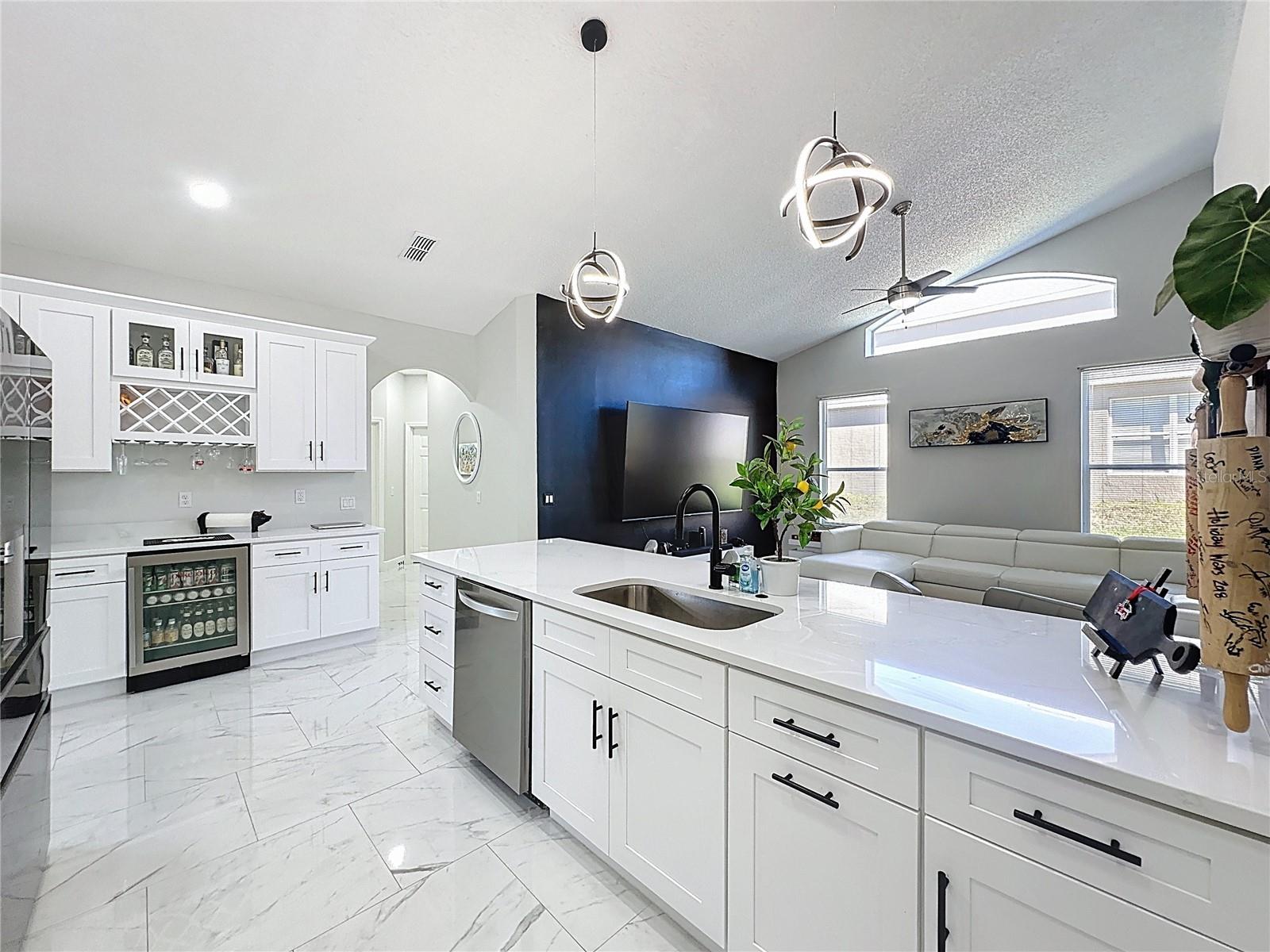 Image 10 of 97 For 1681 Waterview Loop