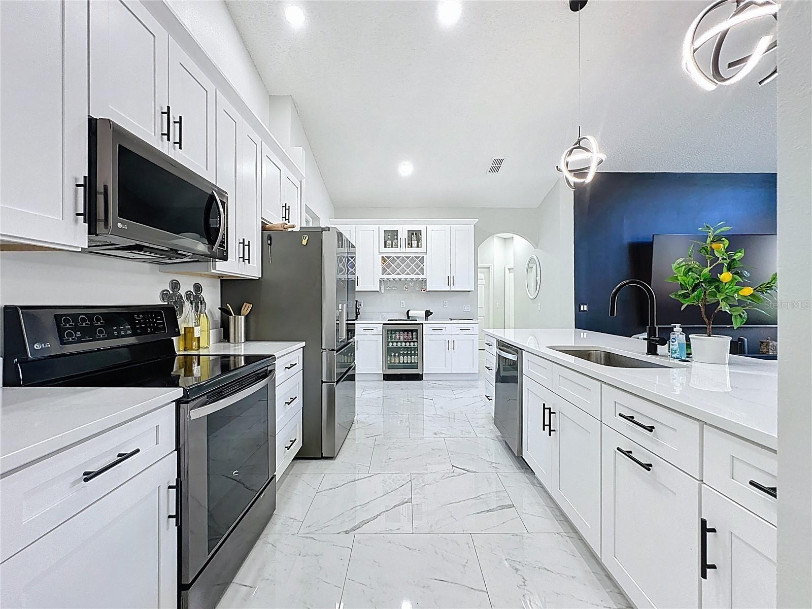 Image 11 of 97 For 1681 Waterview Loop