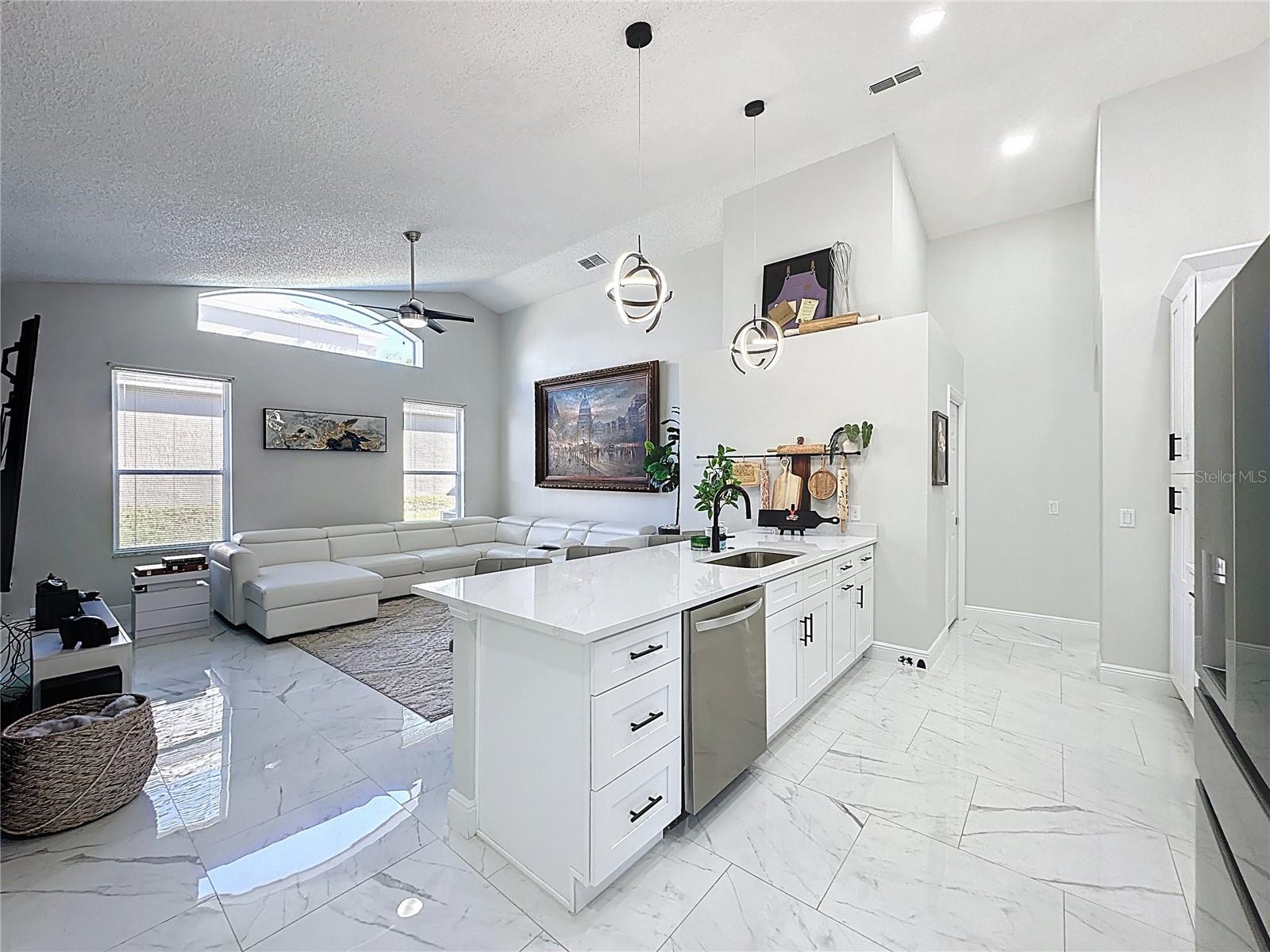 Image 13 of 97 For 1681 Waterview Loop