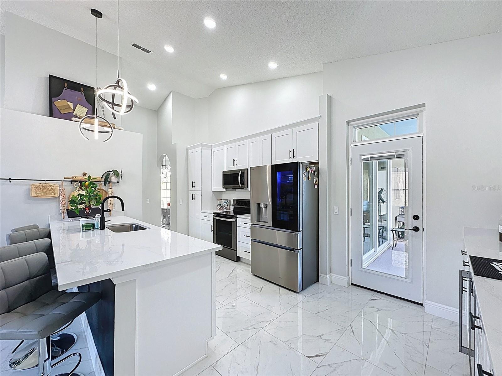 Image 16 of 97 For 1681 Waterview Loop