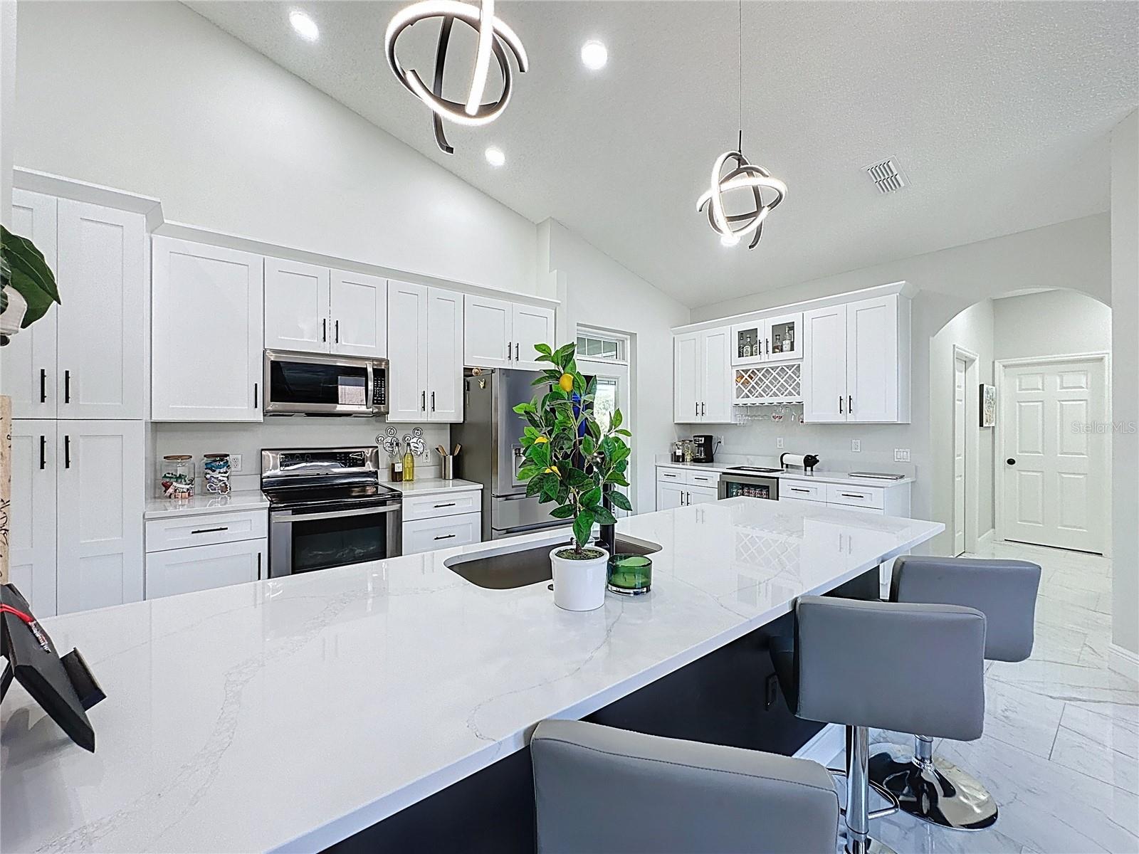 Image 17 of 97 For 1681 Waterview Loop