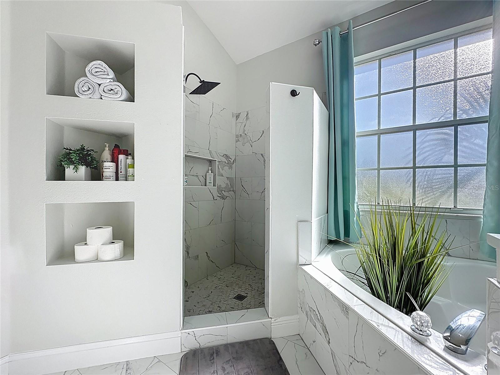 Image 41 of 97 For 1681 Waterview Loop