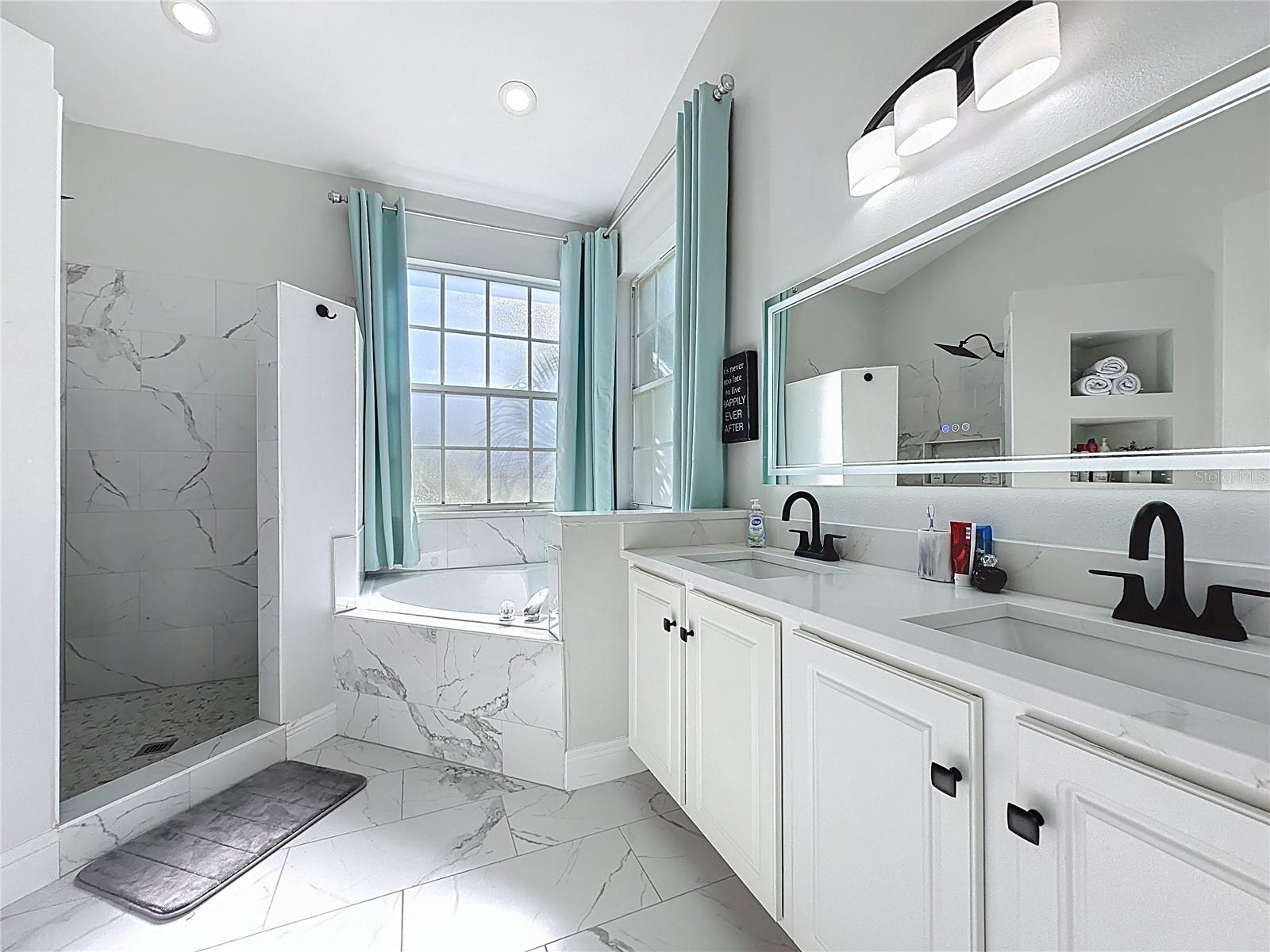 Image 43 of 97 For 1681 Waterview Loop