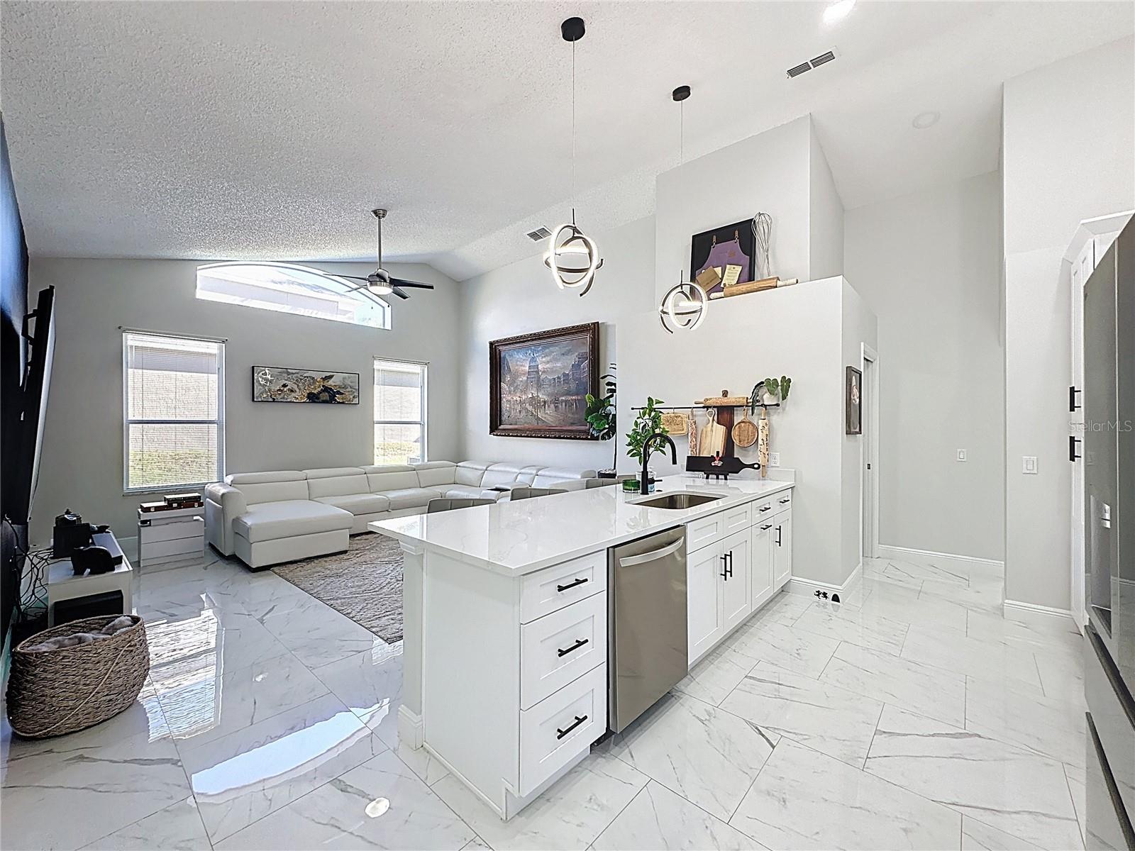 Image 9 of 97 For 1681 Waterview Loop