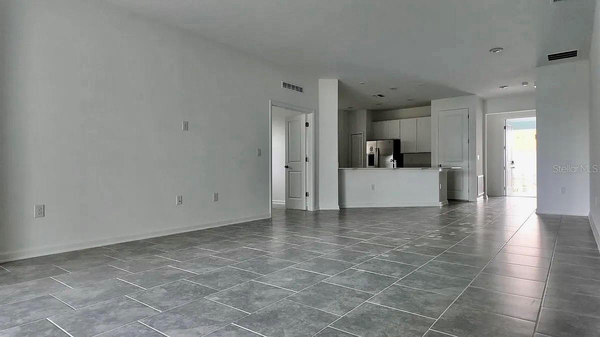 Image 5 of 11 For 965 Waterfall Boulevard