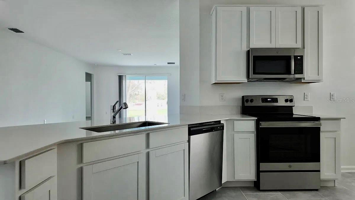 Image 6 of 11 For 965 Waterfall Boulevard