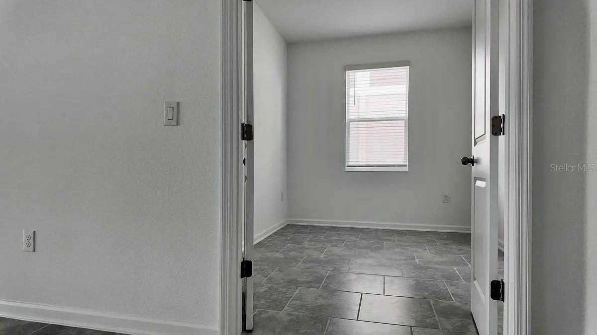 Image 8 of 11 For 965 Waterfall Boulevard