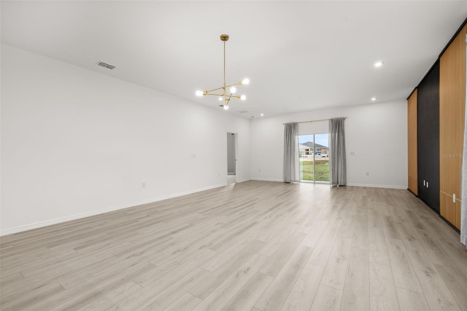 Image 12 of 47 For 1335 Normandy Drive