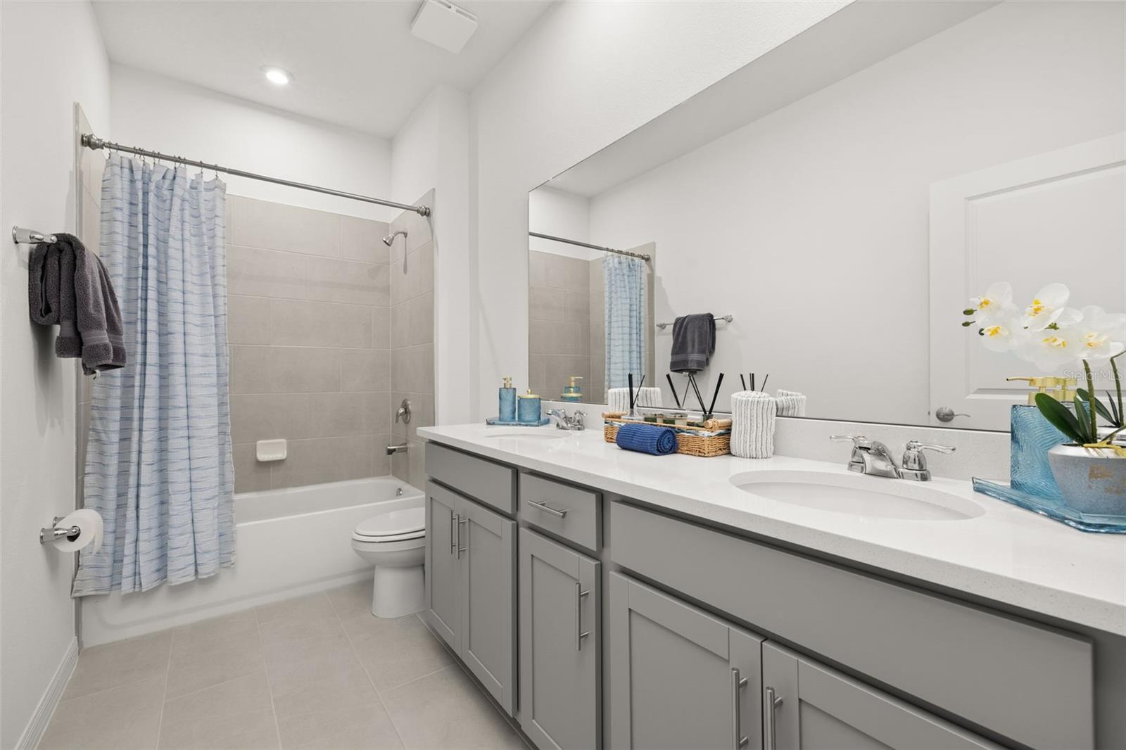 Image 23 of 47 For 1335 Normandy Drive