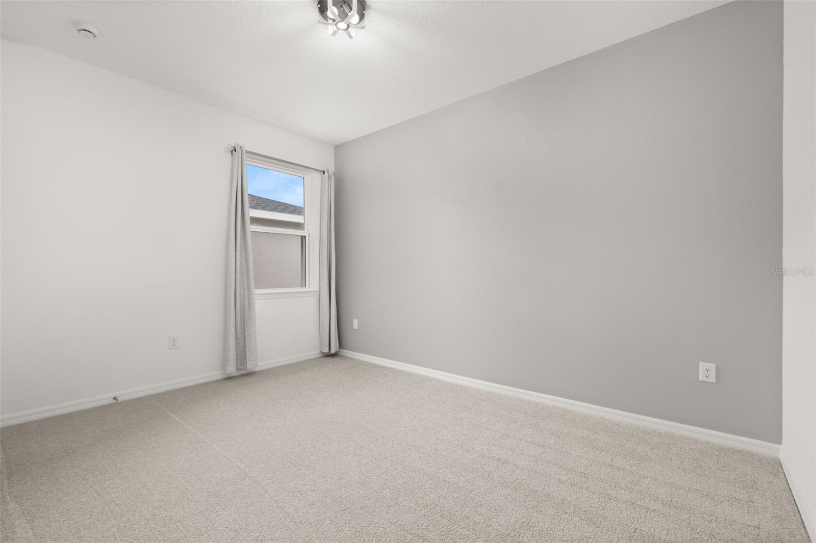 Image 24 of 47 For 1335 Normandy Drive