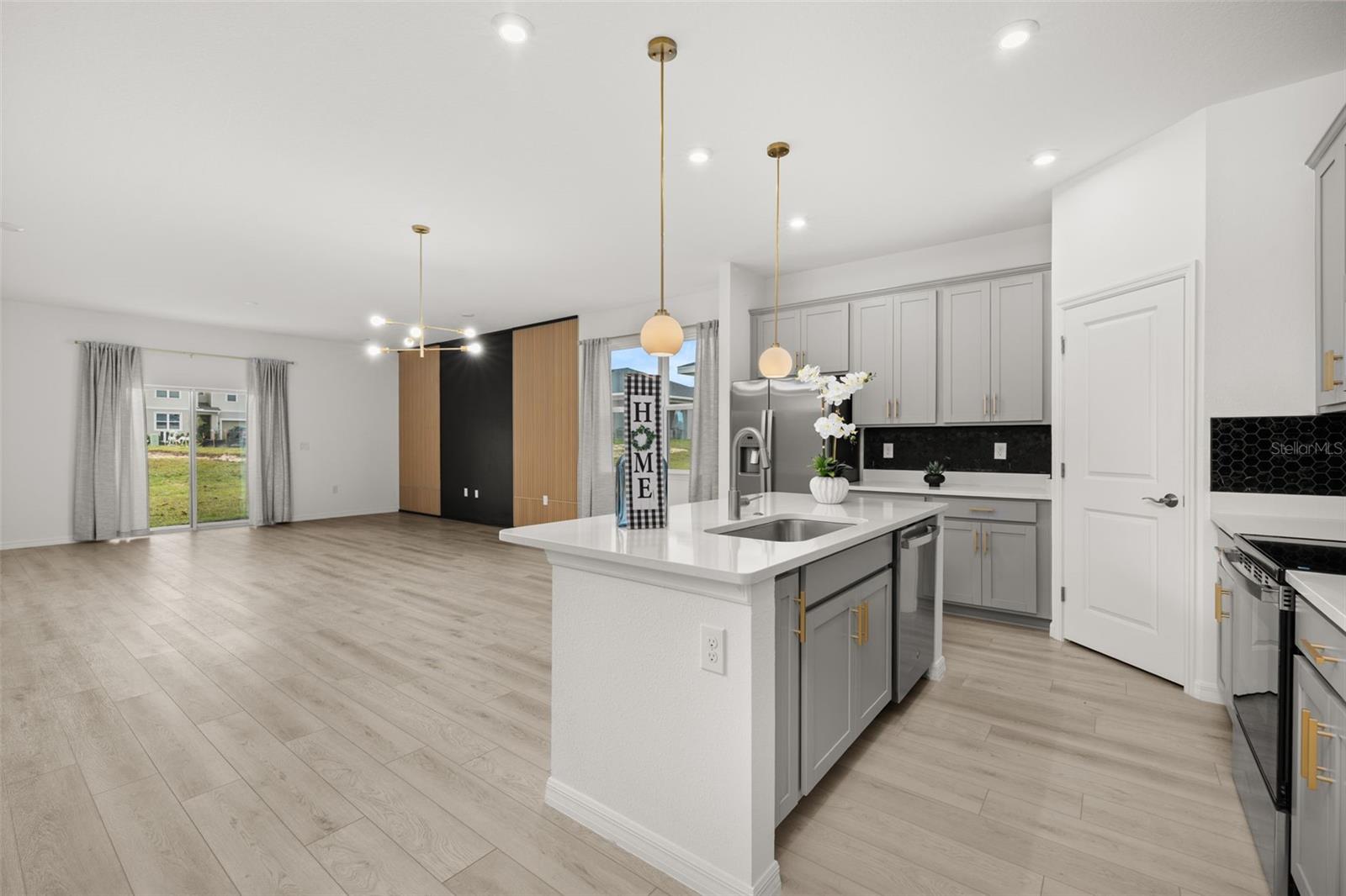 Image 4 of 47 For 1335 Normandy Drive