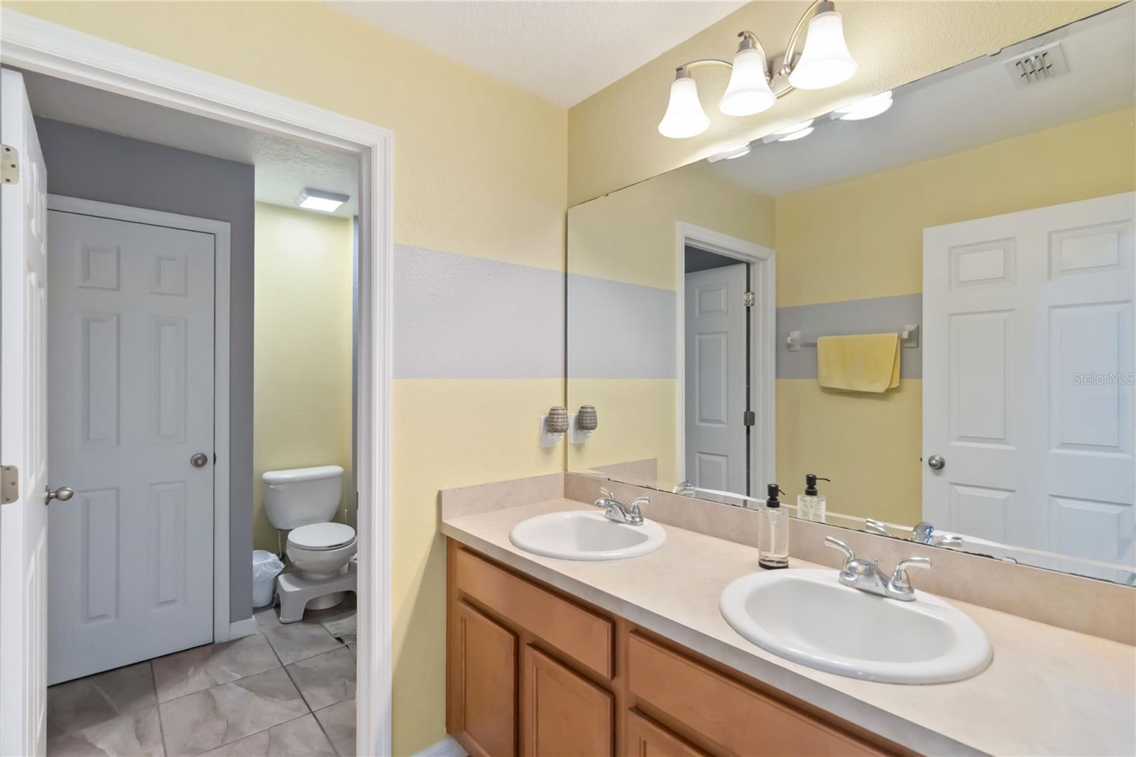 Image 39 of 60 For 3622 Cape Court