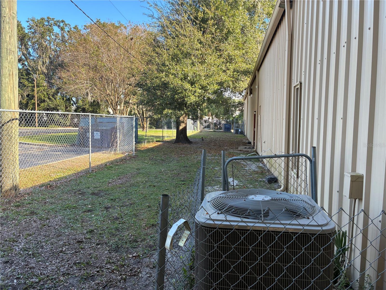 Image 3 of 13 For 5745 Pershing Avenue