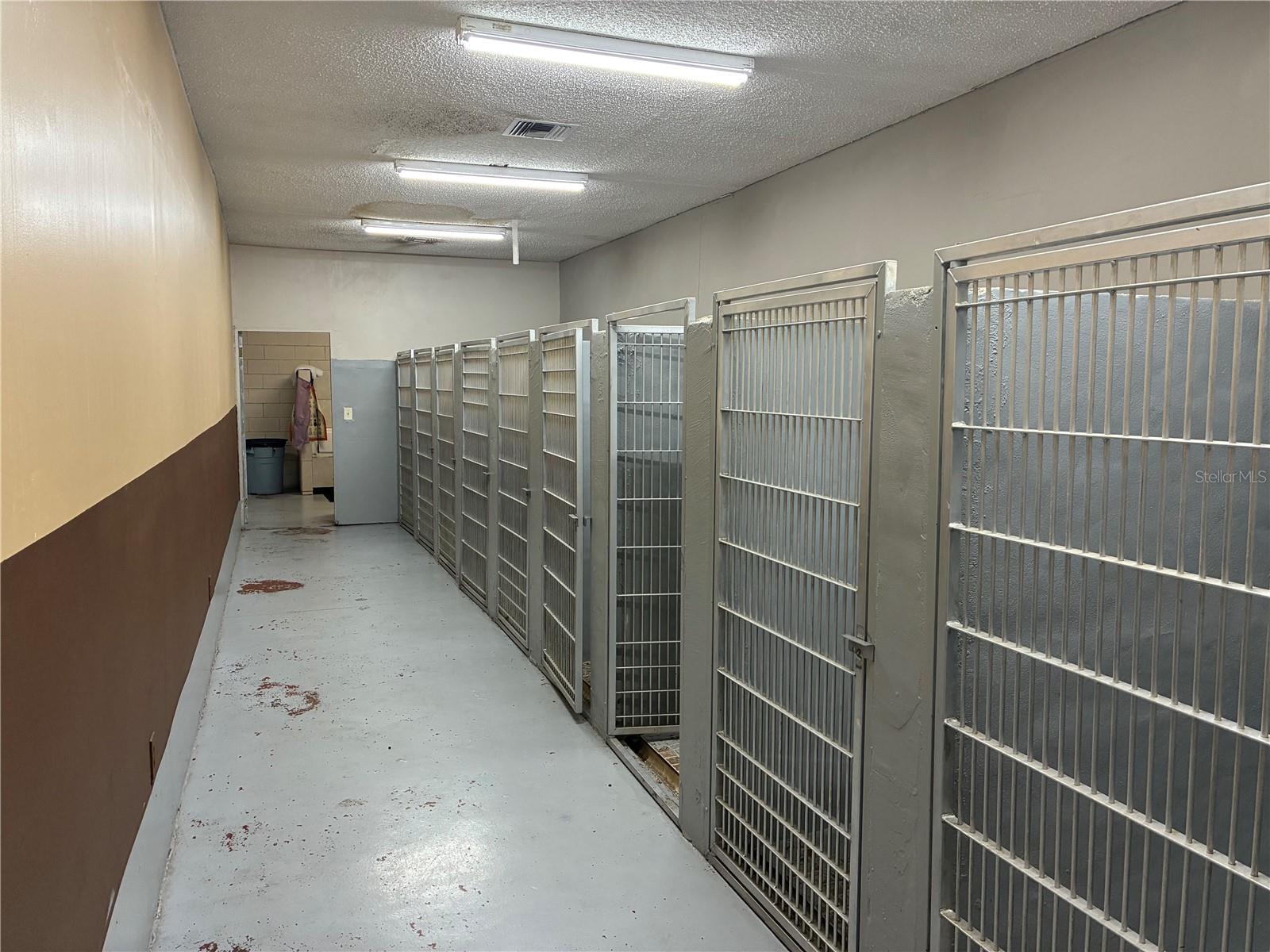 Image 7 of 13 For 5745 Pershing Avenue