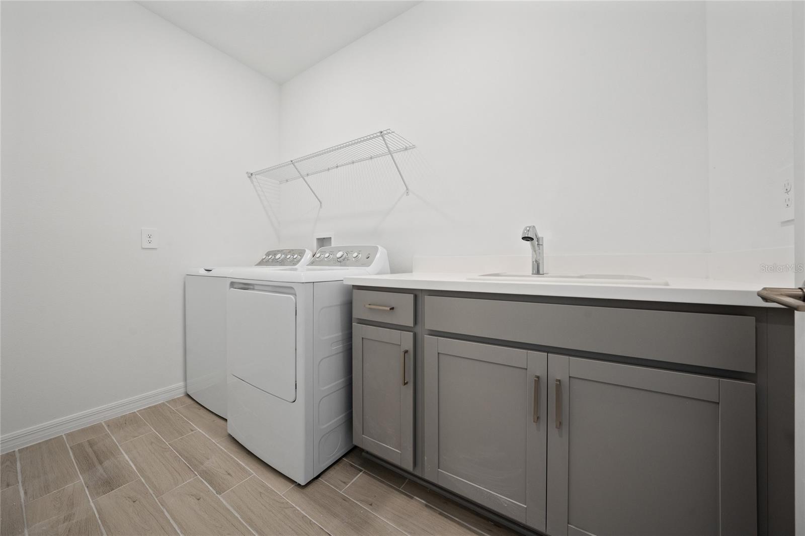 Image 21 of 35 For 5148 Goldfinch Drive