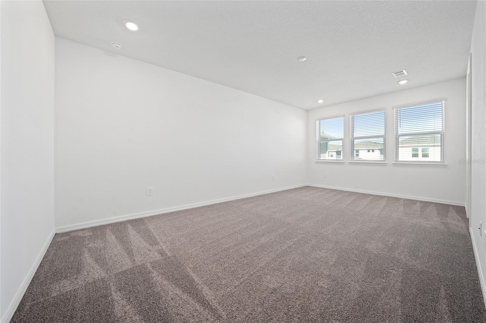 Image 22 of 35 For 5148 Goldfinch Drive