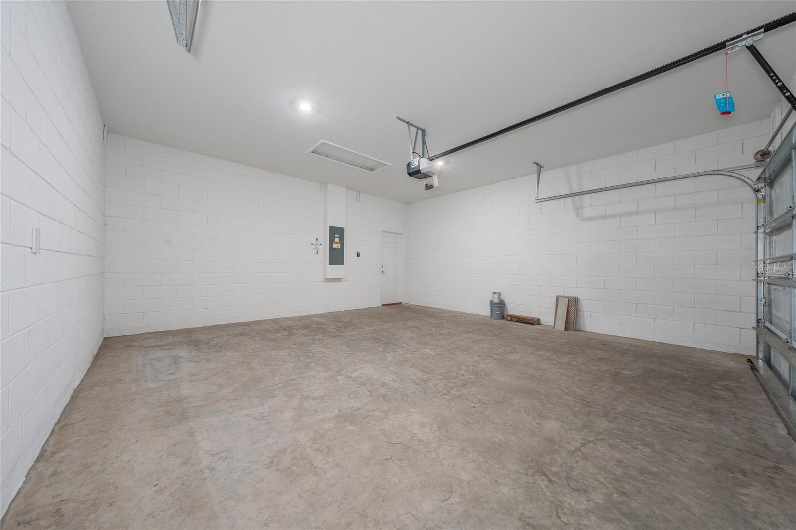 Image 32 of 35 For 5148 Goldfinch Drive