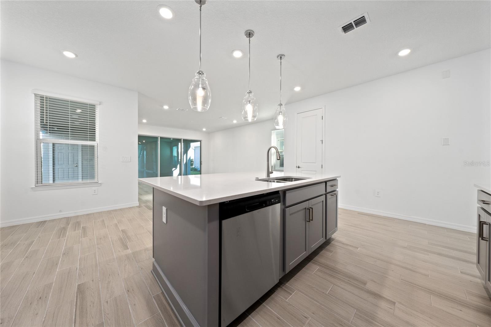 Image 7 of 35 For 5148 Goldfinch Drive