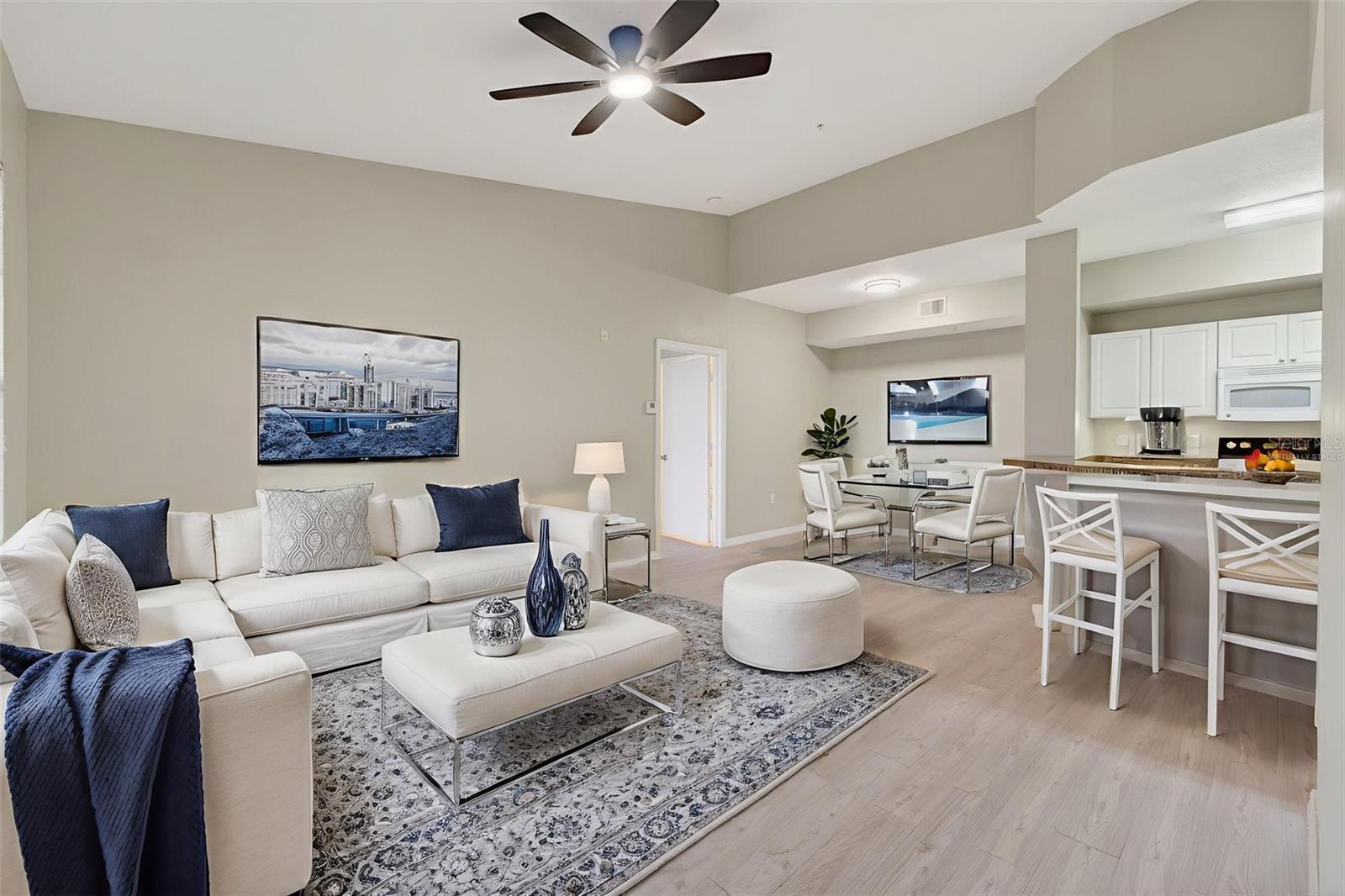 Image 15 of 94 For 5572 Metrowest Boulevard 304