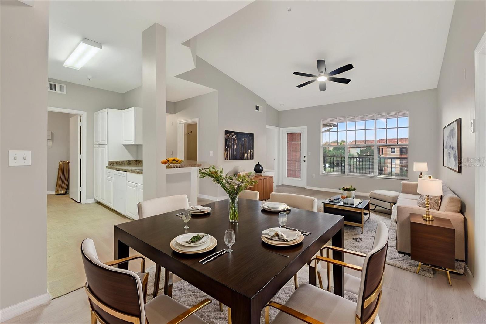 Image 19 of 94 For 5572 Metrowest Boulevard 304