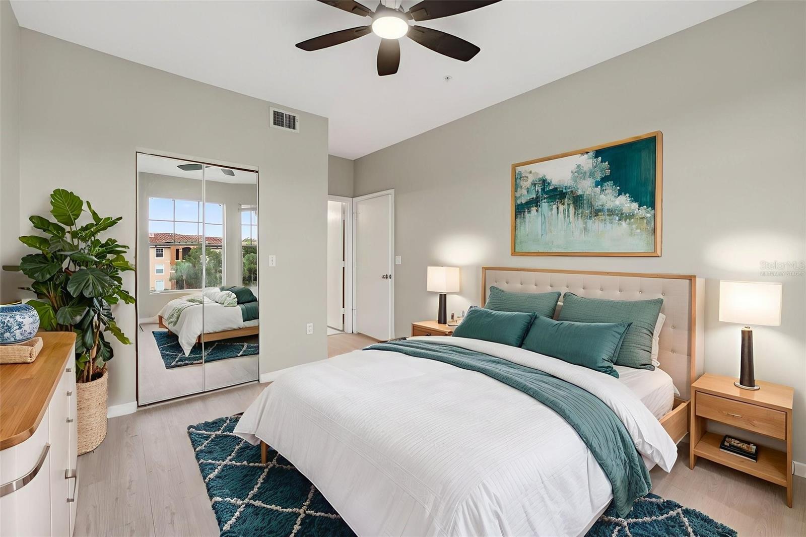 Image 36 of 94 For 5572 Metrowest Boulevard 304