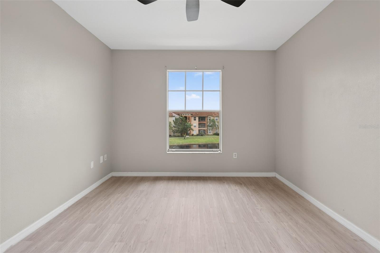 Image 42 of 94 For 5572 Metrowest Boulevard 304