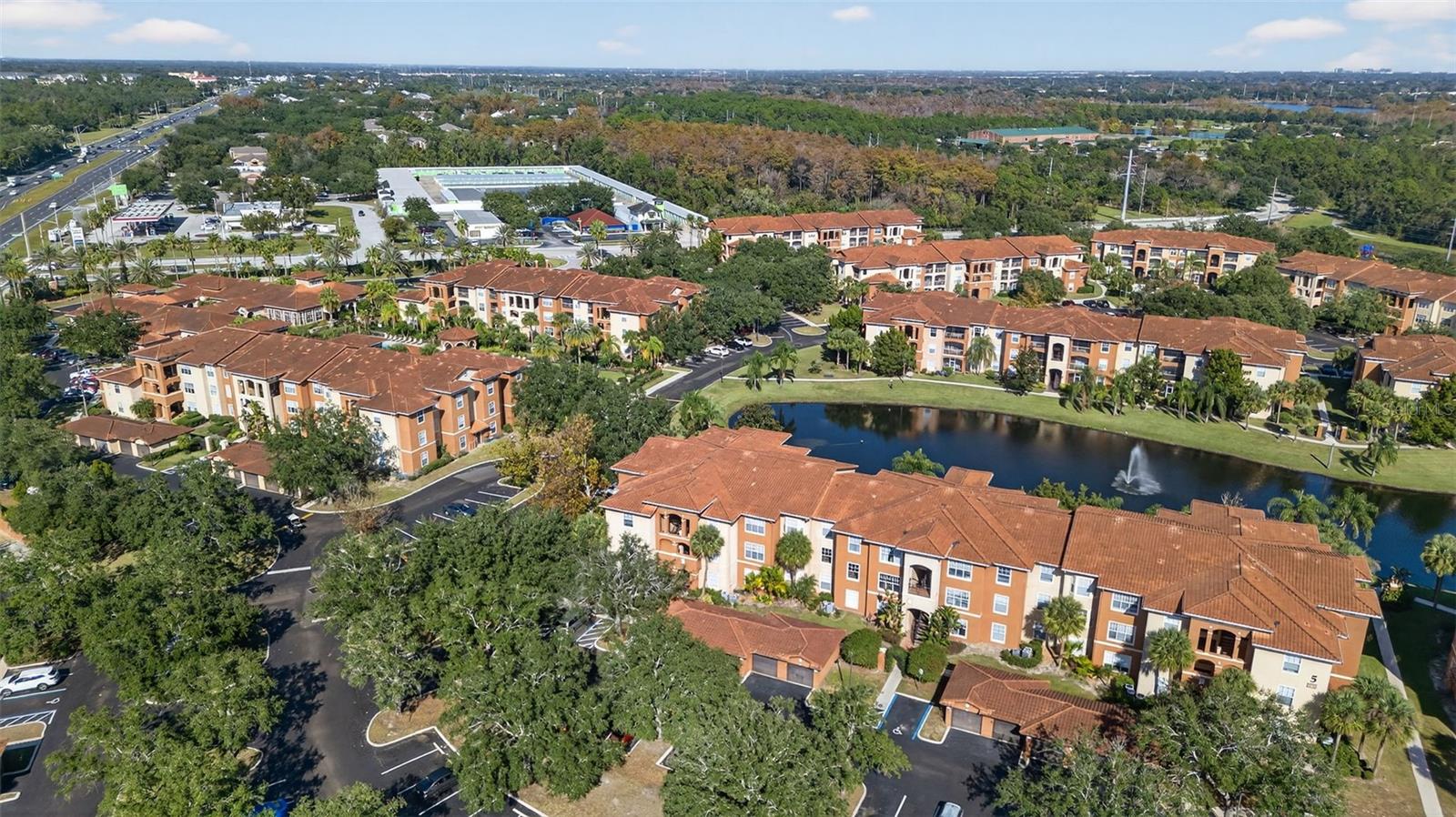 Image 71 of 94 For 5572 Metrowest Boulevard 304