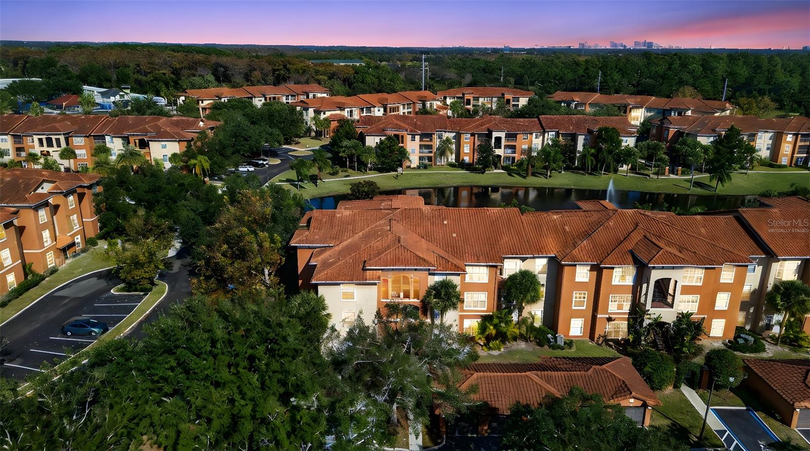 Image 81 of 94 For 5572 Metrowest Boulevard 304