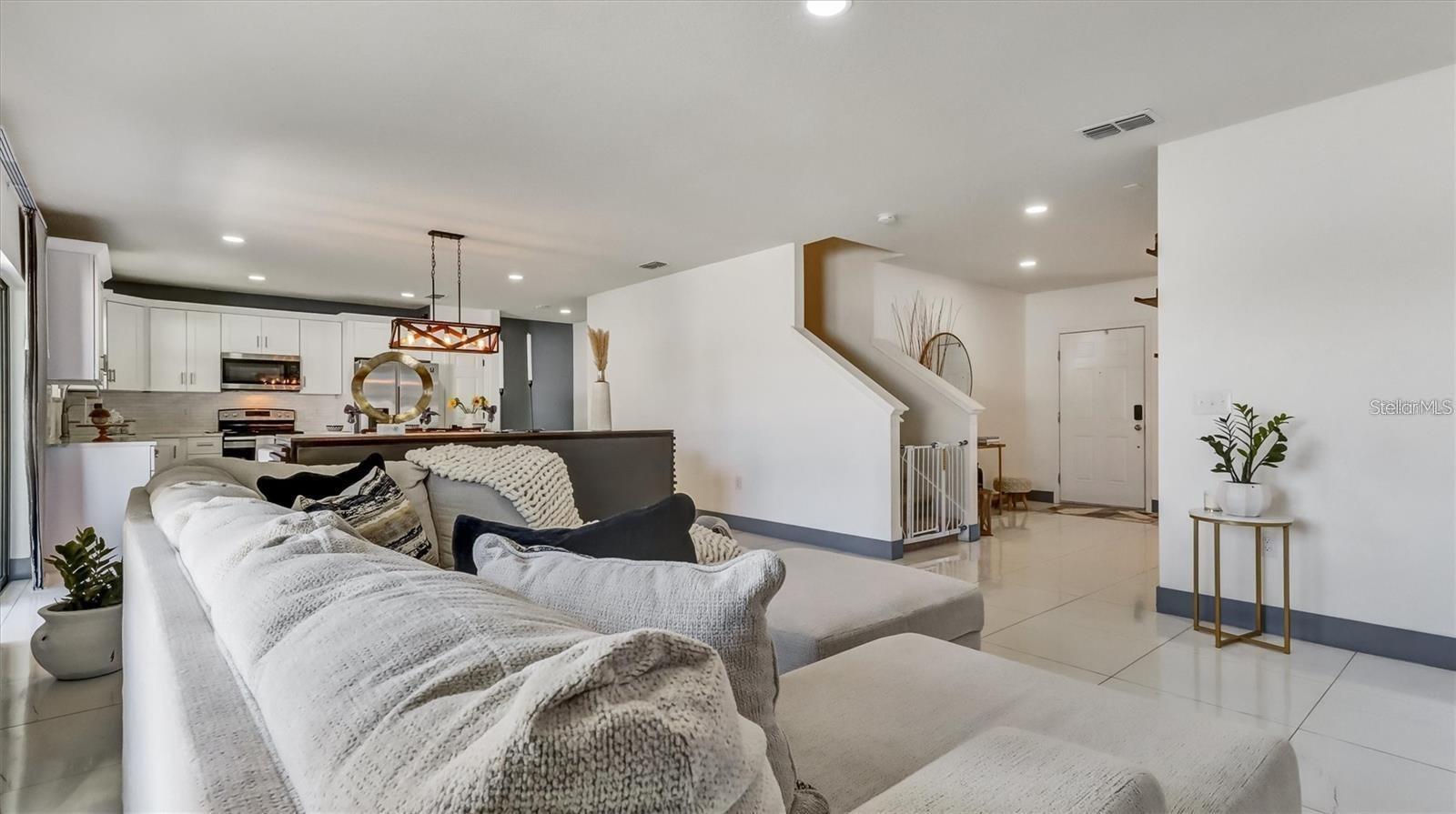 Image 11 of 30 For 623 Citrus Isle Boulevard