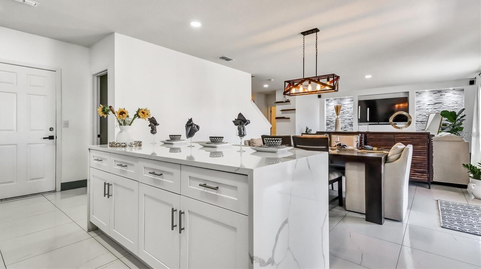 Image 15 of 30 For 623 Citrus Isle Boulevard